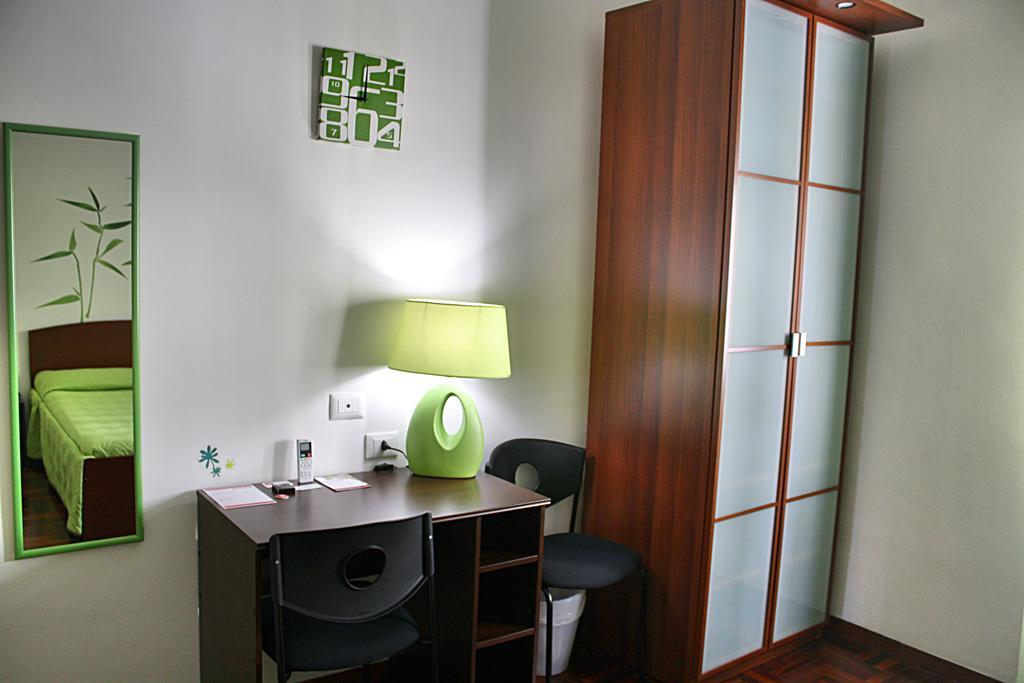 Take It Easy Roma Guest House Phòng bức ảnh